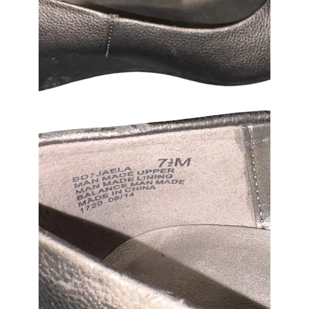 Bandolino Flats Metallic Pewter Leather Buckle Size 7.5M